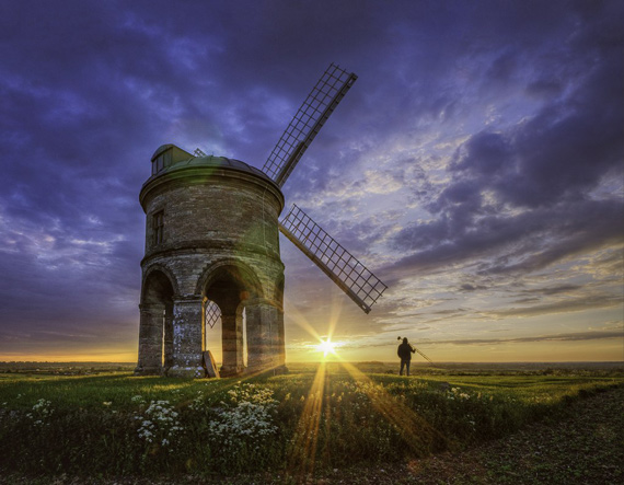 "Photographers at Work" captured by Fiona McAllister (Click to see more from McAllister)