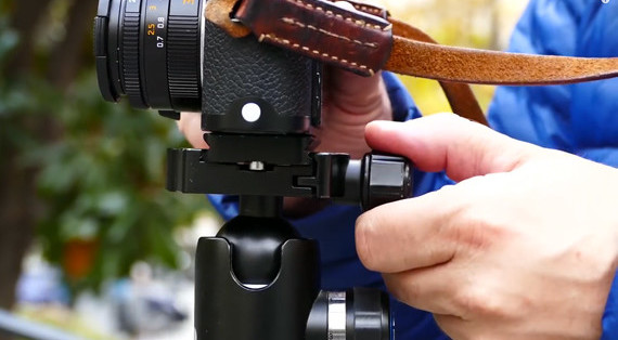 Locking your camera onto your tripod