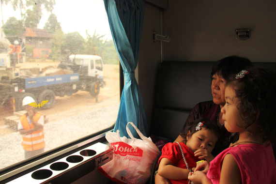 thailand malaysia border train