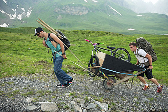 This time, with three cyclist and ramp involved in the shoot, preparing the set was no easy task.