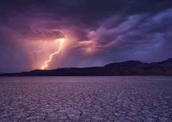 Interesting Photo of the Day: Powerful Lightning Storm in Oregon Desert