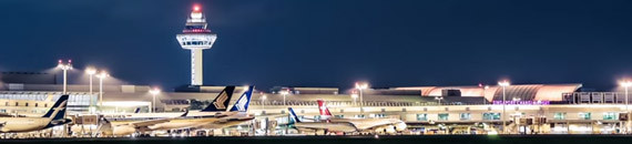 Airplanes Look Like Epic Shooting Stars in This Enthralling Timelapse