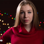 How to Shoot Portraits with Christmas Lights