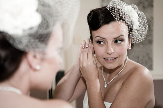 bride getting ready photography tips