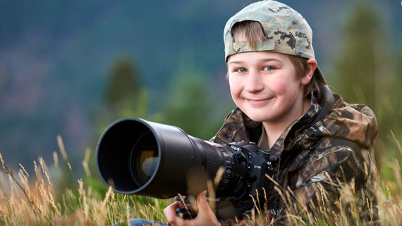 young wildlife photographer