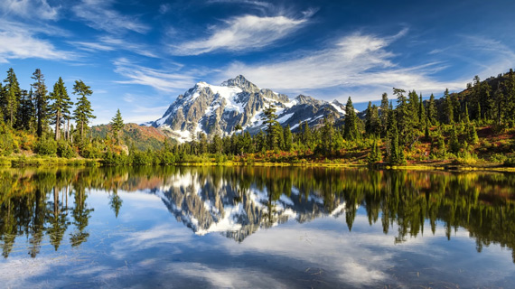 symmetry in composing landscape photo